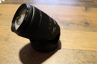 Objektiv Canon EF-S 18-135 mm f/3,5-5,6 IS USM + EW-73D - 4