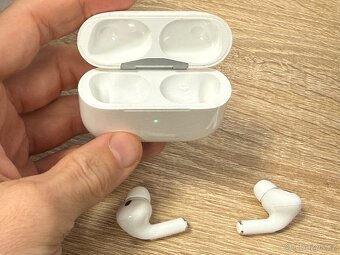 Apple AirPods Pro 2 USB-C - 4