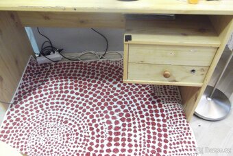 SKŘÍŇ A PSACÍ STŮL - 4