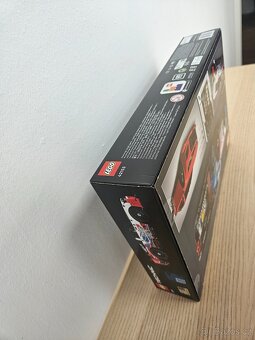 LEGO Technic 42153 NASCAR Next Gen Chevrolet Camaro ZL1 - 4