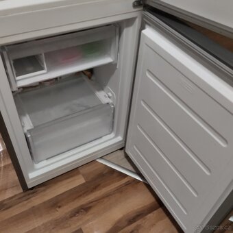 Lednička s mrazákem - 4