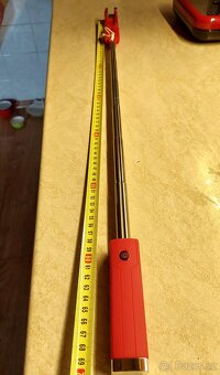 Červená selfie tyč - 4