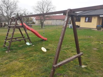 Dětské hřiště se skluzavkou - 4