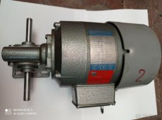 Na prodej elektromotor s převodovkou - 4