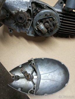 Jawa 550, 555 pařez motor - 4