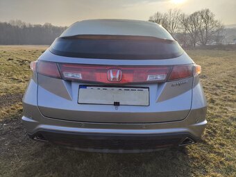 HONDA CIVIC UFO BENZÍN 1.8i 103KW SERVIS ROK VÝROBY 2008 - 4