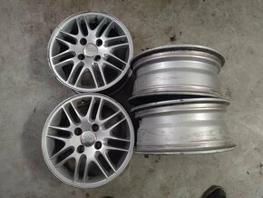 AL kola Ford Focus - 4