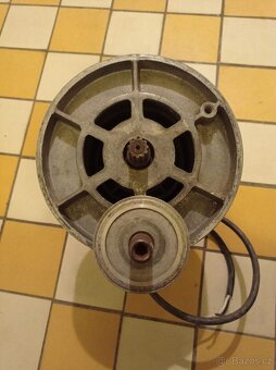 Motor. - 4