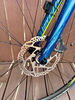 Silnička MERIDA Scultura 500 Disc - karbon vidlice 8,8kg - 4