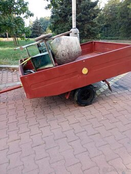 Prodam auto a vozik v darek - 4