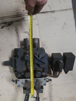 Hydraulický rozvaděč - 4
