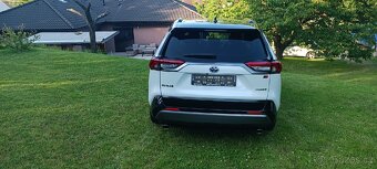 Toyota RAV4 2.5 Hybrid Selection 4x4 Čr - 4
