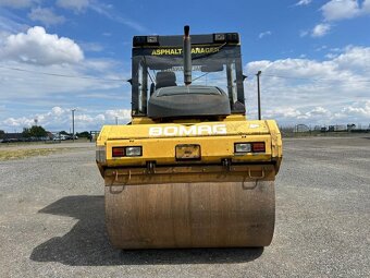 VIBRAČNÍ VÁLEC BOMAG BW 184 , ROK 2004 - 4