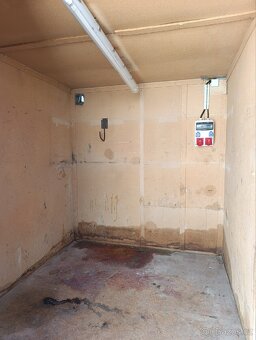 Zateplený skladový kontejner IZZY 3x2,5m (10ft) - 4