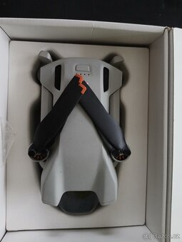 Dron DJI Mini 3 s RC ovladačem - 4
