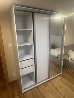 Šatní skříň - 4