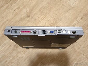 historický Notebook Computer model 2300T, Pentium III - 4