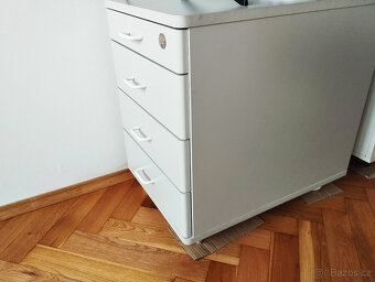 Psací stůl a šuplíky - 4