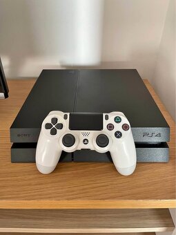 Playstation 4 - 4
