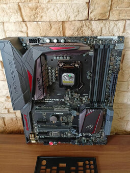 Herní deska ASUS MAXIMUS VIII HERO Z170, socket 1151 - 4