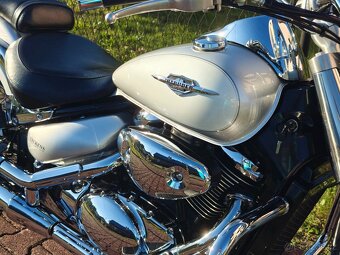 Suzuki C 800 VL 800 Intruder - 4