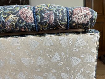Starožitné sofa, rozkládací, nový potah. - 4