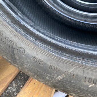 Zimní pneu 185/60 R15 88T Barum 6mm - 4