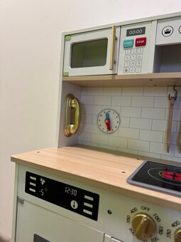 Interaktivní XXL dřevěná kuchyně s LED osvětlením - 4