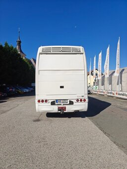 Obytný autobus (speciál na přepravu závodního vozu) - 4