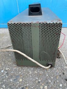 Stará nabíječka na autobaterie - 4