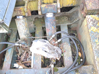 Zvedak hydraulicky - 4