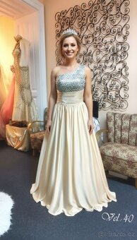 VÝPRODEJ PLESOVÝCH ŠATŮ - 4