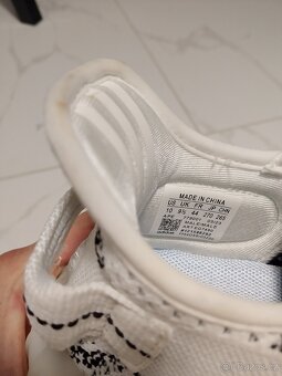 Tenisky inspirované modelem Yeezy Boost 350 V2 (Zebra). - 4