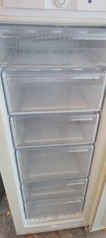 Suplikovy mrazak Bosch - 4