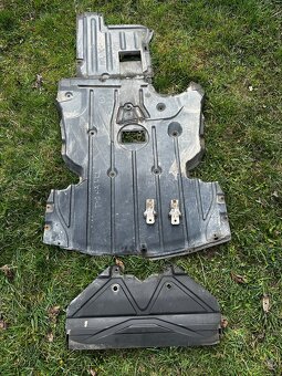 Kryt motoru BMW - 4
