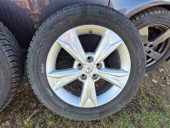 Toyota C-HR CHR - Originání 17" alu kola - Zimní pneu - 4