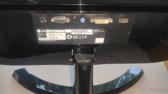 22'' LG Flatron 22MP68VQ černý FULL HD - 4