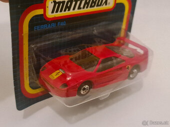 matchbox ferarri F40 - 4