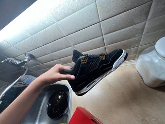 Air Jordan 4 retro royalty - 4