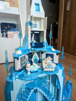LEGO 43197 Ledový zámek - 4