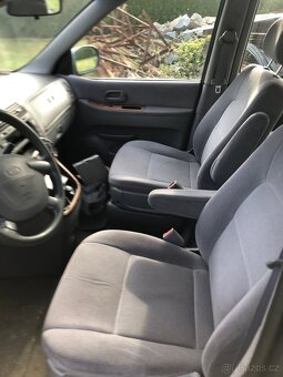 Kia Carnival 2,9 CRDI - 4