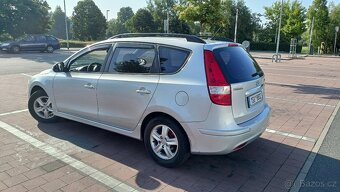 Hyundai i30CW 1,6 / 92 kw - 4