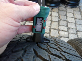 ZIMNÍ PNEU NOKIAN 245/45R18 - 4