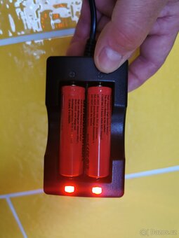 Li-Ion ICR18650 - 4 baterie a Dvojitá nabíječka = SADA - 4