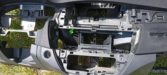 Renault Laguna 3 palubní deska a další díly - 4