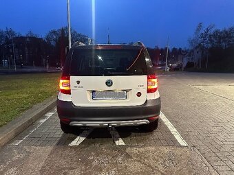 ŠKODA YETI ADVENTURE 4X4 2.0 TDI  140HP  ROK 9/2013 - 4