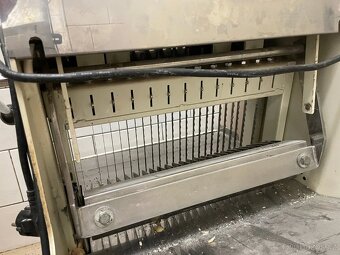 Kráječ pečiva (lot: 25) - 4