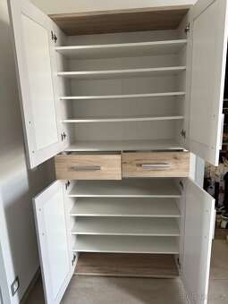 Velká skříň / komoda s policemi – moderní design - 4