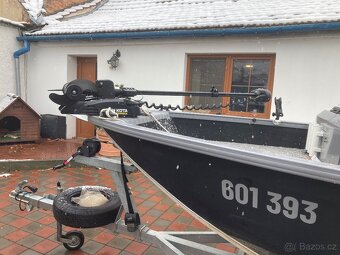Rybářská hliníková motorová lodka - 4