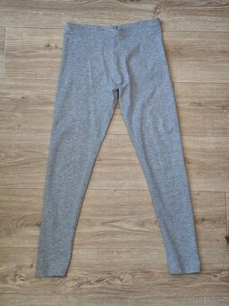 HOLKA kraťasy, legíny, kalhoty... 146 - 4